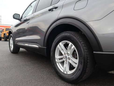 Used 2021 Ford Explorer XLT w/ Equipment Group 202A image 24