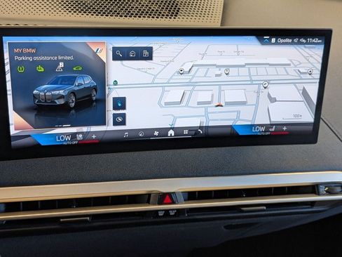 Used 2024 BMW iX xDrive50 w/ Sport Package AWD/4WD image 15