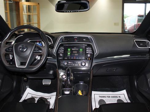 Used 2021 Nissan Maxima SR w/ Sport Mat Group FWD image 16