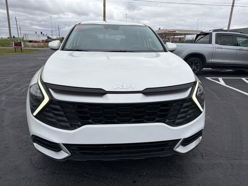 Used 2024 Kia Sportage LX image 2
