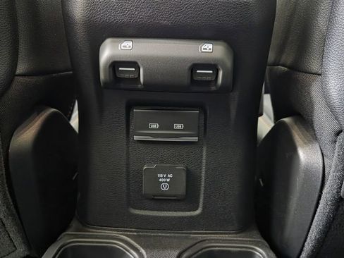 Used 2024 Jeep Gladiator Mojave w/ Technology Group image 29