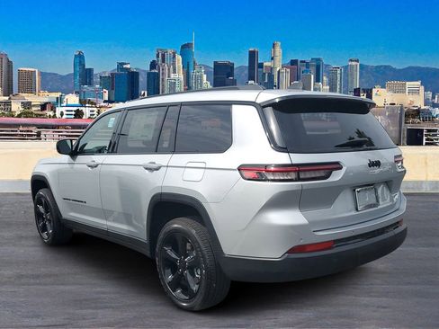 New 2025 Jeep Grand Cherokee L Altitude image 5