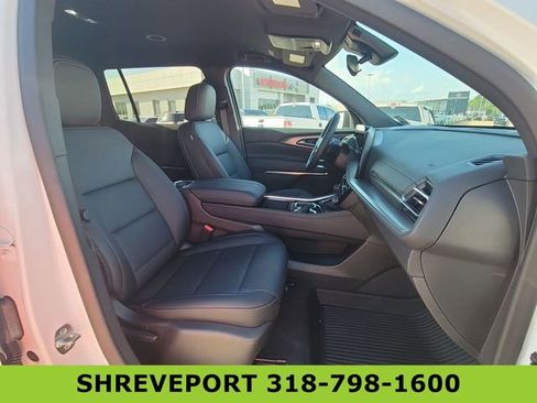 Certified 2025 Chevrolet Traverse LT w/ Midnight/Sport Edition FWD image 28