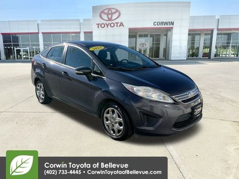 Used 2013 Ford Fiesta SE image 1