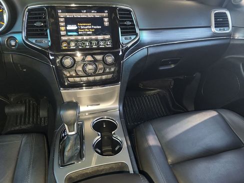 Used 2021 Jeep Grand Cherokee Limited image 17