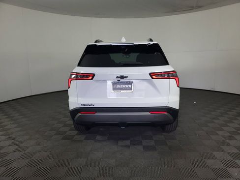 New 2026 Chevrolet Equinox LT image 5
