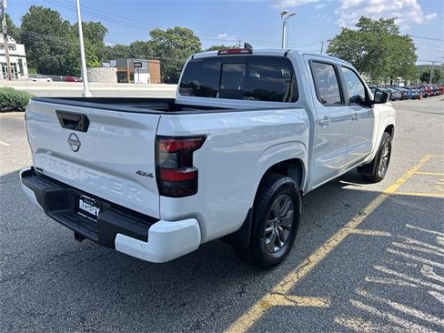New 2025 Nissan Frontier SV w/ SV Convenience Package image 8