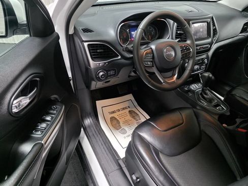Used 2020 Jeep Cherokee Latitude Plus AWD/4WD image 6