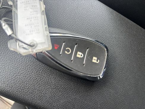Used 2025 Chevrolet Trax LT FWD image 23