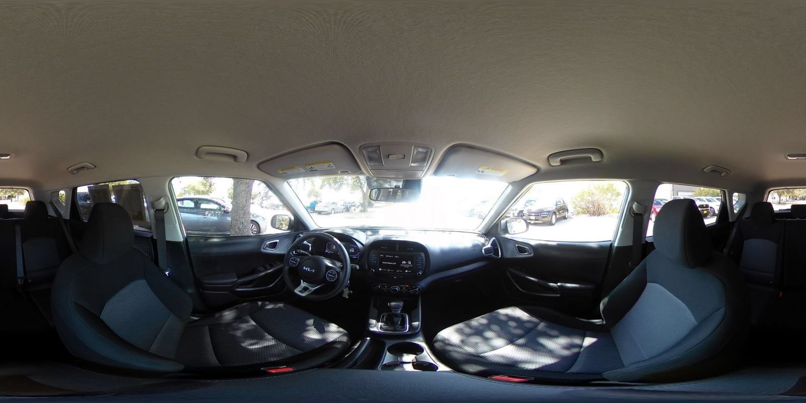 Used 2025 Kia Soul LX w/ LX Technology Package FWD image 41