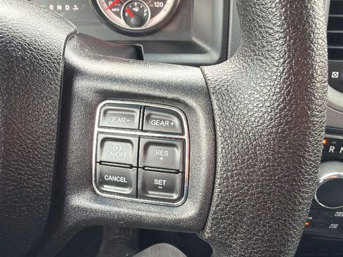 Used 2017 RAM 1500 Express AWD/4WD image 11