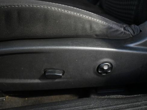 Used 2016 Dodge Challenger SXT w/ Blacktop Package image 23