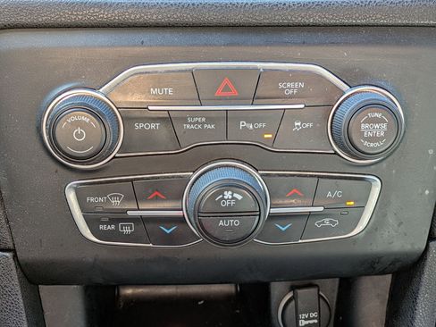 Used 2019 Dodge Charger R/T w/ Blacktop Package RWD image 20