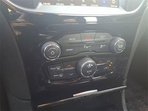 Used 2023 Chrysler 300 S image 21