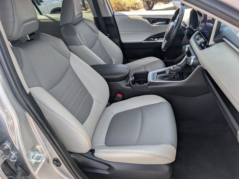 Used 2023 Toyota RAV4 XLE Premium FWD image 8