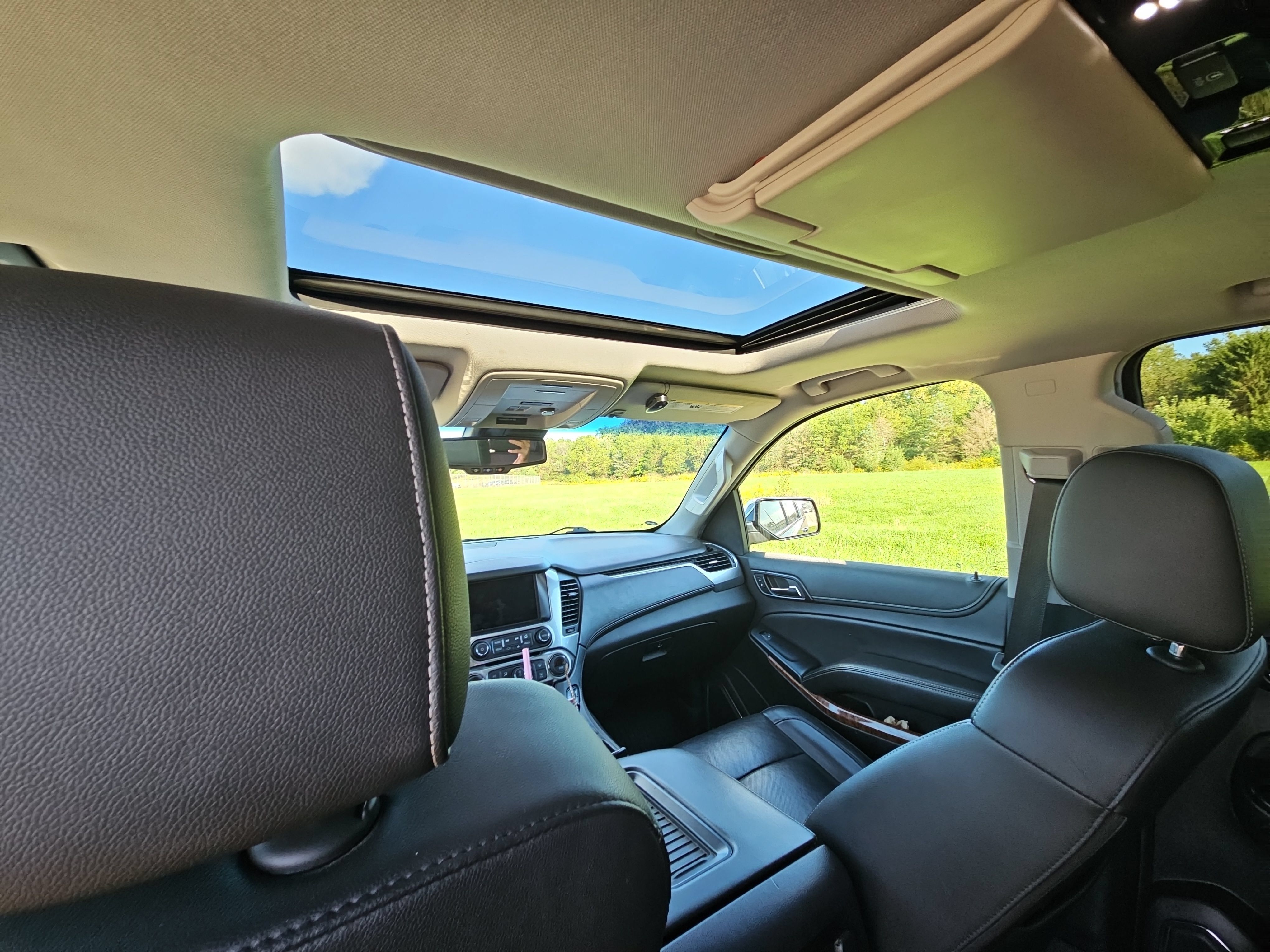 Used 2019 Chevrolet Suburban Premier AWD/4WD image 16