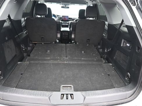 Used 2023 Ford Explorer Limited image 19
