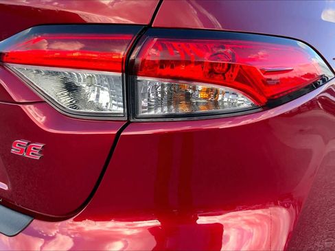 Used 2025 Toyota Corolla SE w/ SE Premium Package image 30