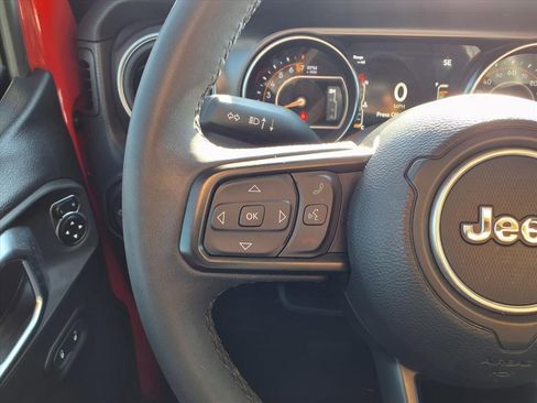 Used 2023 Jeep Gladiator Willys image 12