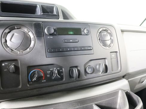 Used 2013 Ford E-150 and Econoline 150 image 30