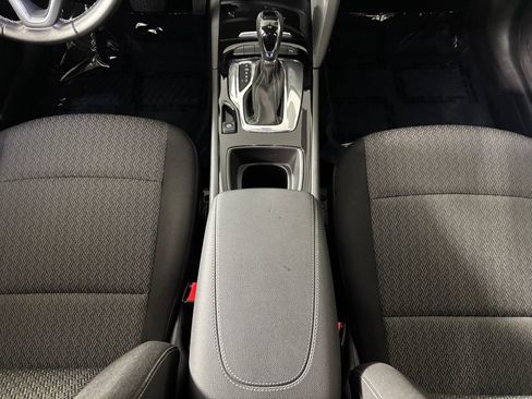 Used 2019 Buick Regal Preferred w/ Driver Confidence Package I FWD image 21