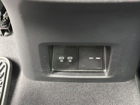 Used 2025 Volkswagen Atlas Cross Sport SEL Premium R-Line AWD/4WD image 35