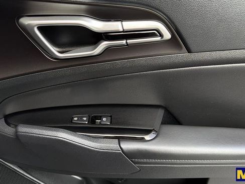 Used 2024 Kia Sportage EX image 22