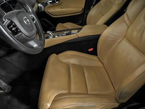 Used 2016 Volvo XC90 T8 Inscription image 18