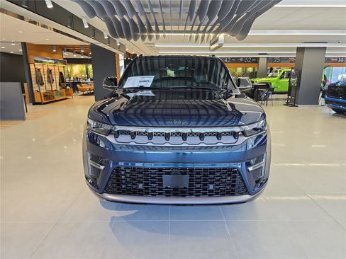 New 2026 Jeep Grand Wagoneer Limited AWD/4WD image 9