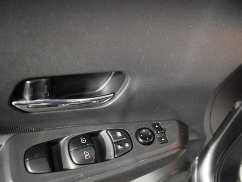 Used 2022 Nissan Kicks SV FWD image 8