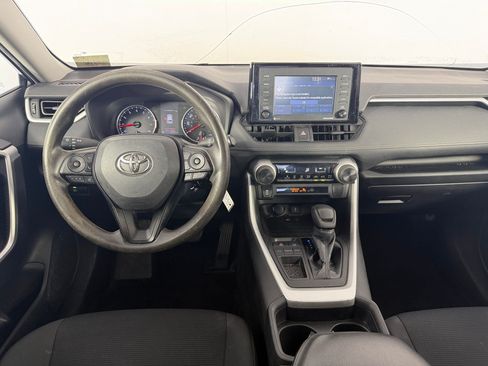 Used 2021 Toyota RAV4 LE FWD image 29