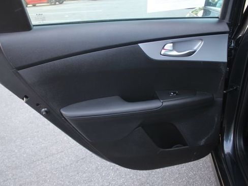 Used 2024 Kia Forte LXS w/ LXS Technology Package FWD image 21