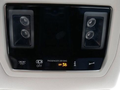 Used 2025 Volkswagen Tiguan S AWD/4WD image 35