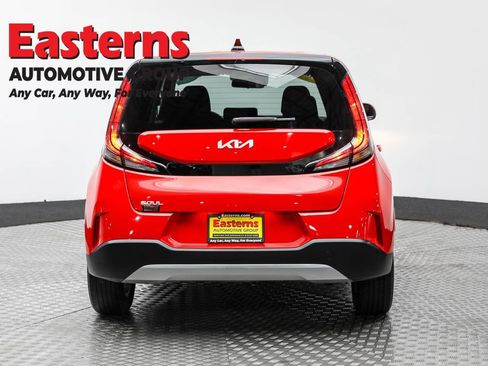 Used 2023 Kia Soul LX w/ Option Group 015 FWD image 6
