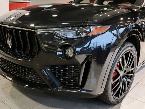 Used 2022 Maserati Levante Modena image 10