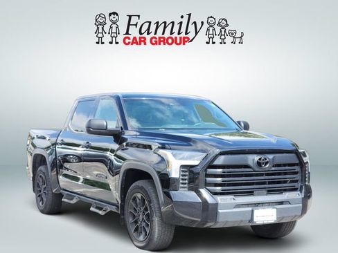 Used 2025 Toyota Tundra SR5 w/ SR5 Premium Package AWD/4WD image 2