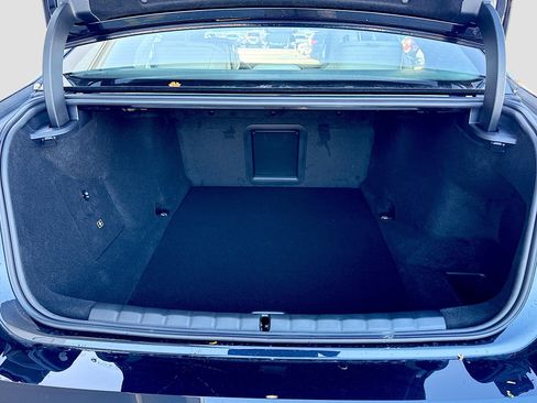 New 2026 BMW i7 xDrive60 w/ Premium Package image 11