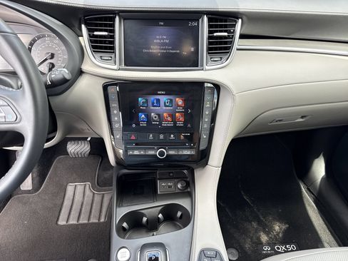 Used 2025 INFINITI QX50 Luxe AWD/4WD image 28