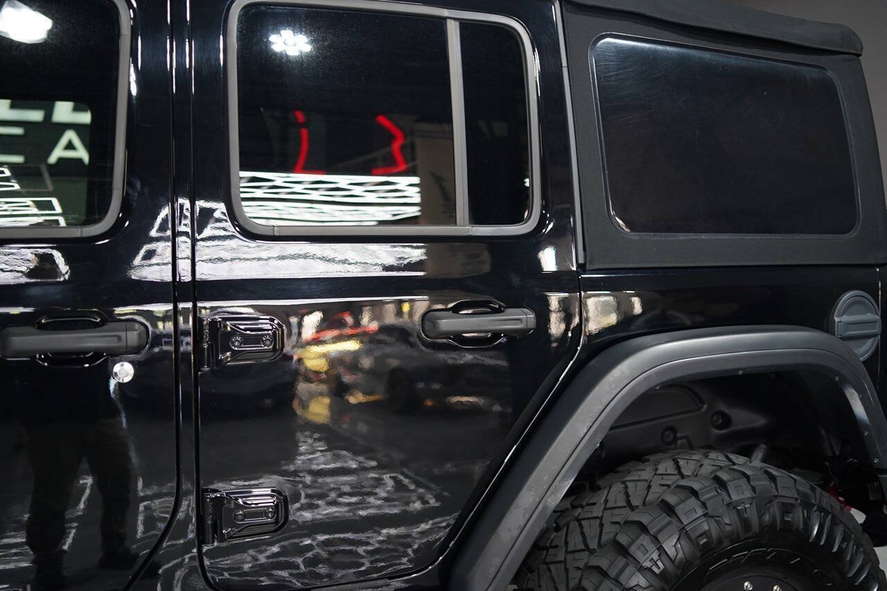 Used 2018 Jeep Wrangler Unlimited Rubicon AWD/4WD image 34