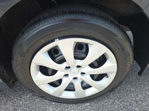 Used 2024 Toyota Corolla LE image 6