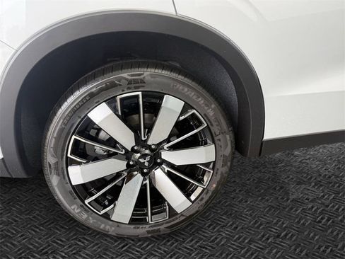New 2025 Mitsubishi Outlander SE image 12