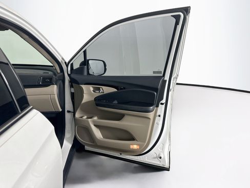 Used 2020 Honda Pilot Touring image 33