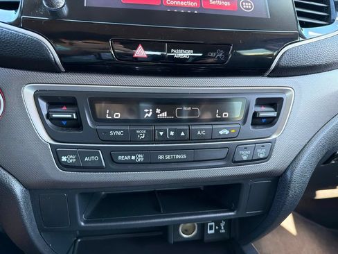 Used 2023 Honda Ridgeline Sport image 12