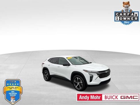 Used 2024 Chevrolet Trax RS w/ Driver Confidence Package image 1