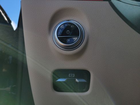 Used 2023 Mercedes-Benz C 300 Sedan w/ Exclusive Trim Package image 24