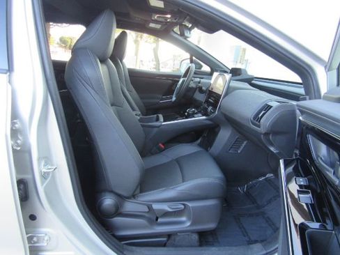 Used 2023 Toyota bZ4X Limited image 21