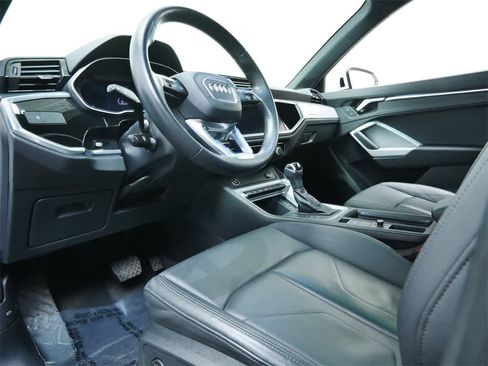 Used 2021 Audi Q3 2.0T Premium w/ Convenience Package image 4