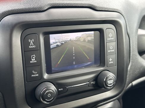 Used 2019 Jeep Renegade Sport image 21