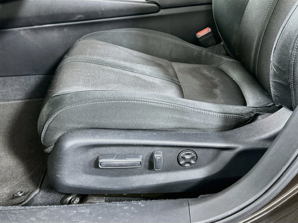 Used 2018 Honda Accord EX image 19