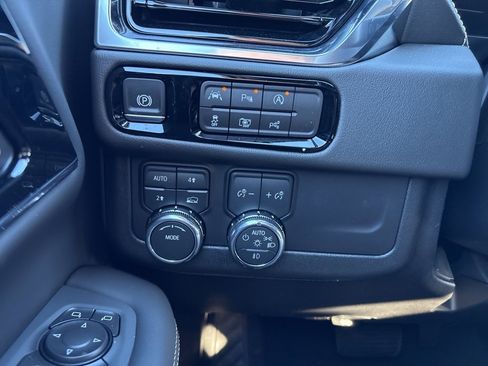 New 2026 GMC Yukon Elevation image 35